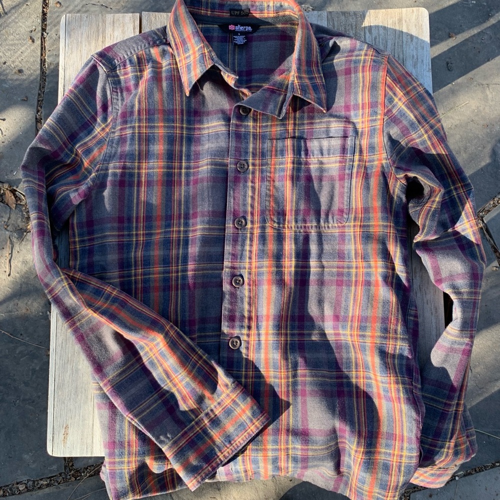 Sherpa, small, midweight flannel. Grey, orange, purple. Excellent shape.